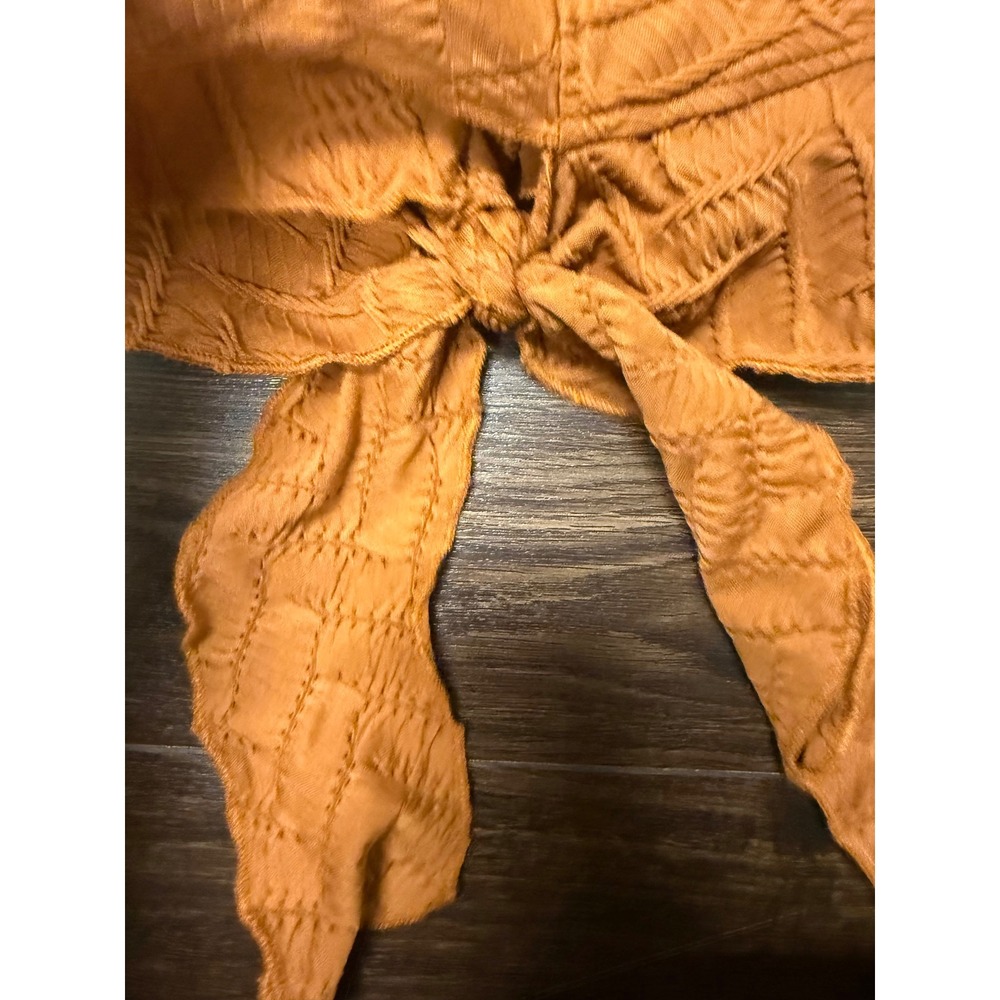 ASTR The Label Rust Textured Ruffle Tie-Front Top‎ - Size S - Picture 2 of 6